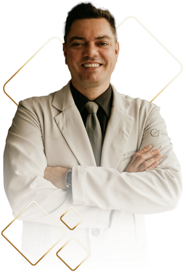 Dr. Dalto Pastro, cirurgião plástico